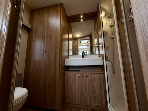 Swift Challenger 480 AL 23