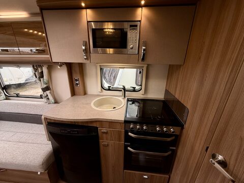 Swift Challenger 480 AL 21