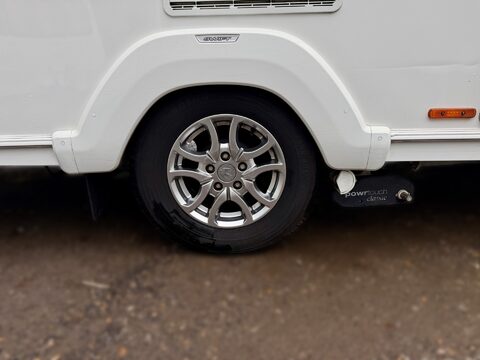 Swift Challenger 480 AL 6