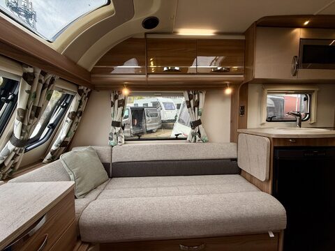 Swift Challenger 480 AL 17