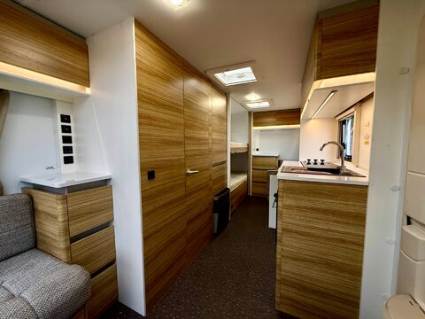 Adria Altea 542 DK Severn  17