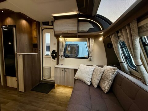 Coachman Lusso 1  18