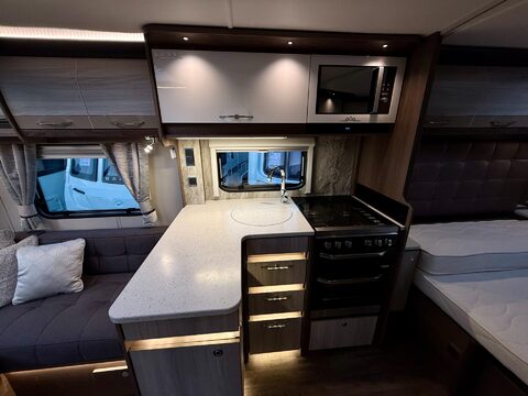Coachman Lusso 1  24