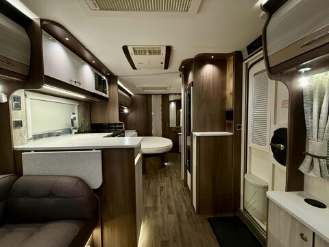 Coachman Lusso 1  35