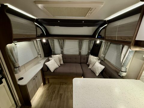 Coachman Lusso 1  34