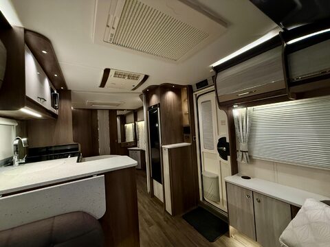 Coachman Lusso 1  36