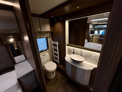 Coachman Lusso 1  31