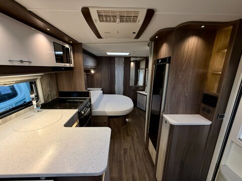 Coachman Lusso 1  23