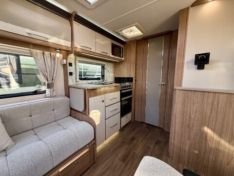 Coachman Laser 650 16