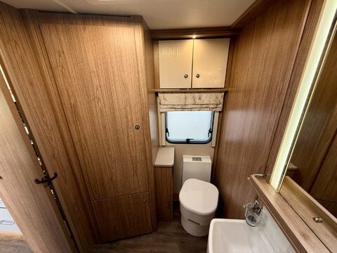 Coachman Laser 650 21