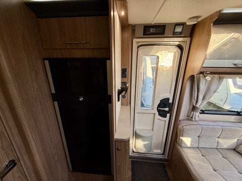 Coachman Laser 650 18