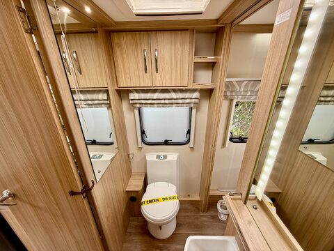 Coachman Pastiche 545 26