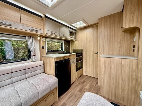 Coachman Pastiche 545 21