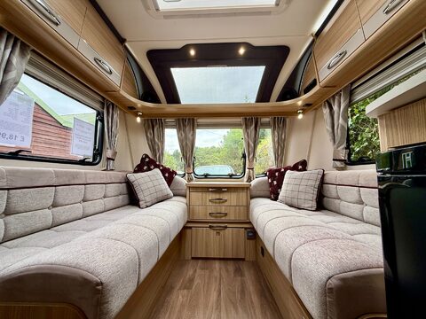 Coachman Pastiche 545 17