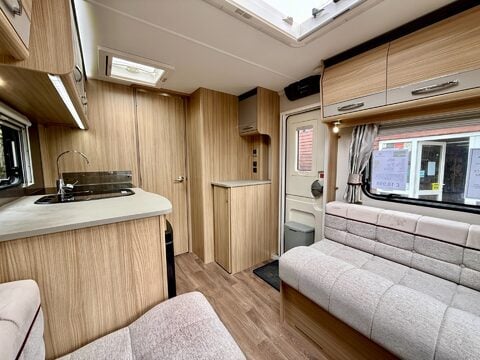 Coachman Pastiche 545 19