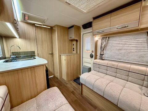 Coachman Pastiche 545 32