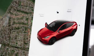 Tesla Model Y Performance, Full Self Driving, Black interior, Pano Roof, Track Mode 13