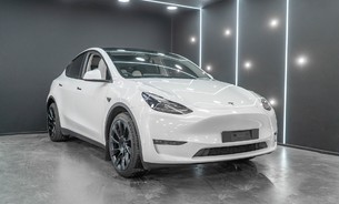 Tesla Model Y Long Range, White Interior, 20" Induction Alloys, Panoramic Roof 5