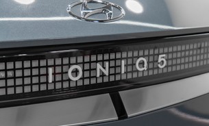 Hyundai IONIQ 5 Namsan Edition 77kWh Pano Roof Digital Mirrors HUD Relaxation Seats 10