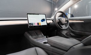 Tesla Model 3 Performance Black Interior Panoramic Roof Heated Seats and Steering Wheel 2