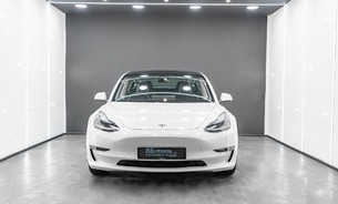 Tesla Model 3 Long Range, Enhanced Autopilot, Heat Pump, Panoramic Roof, Black Interior 4