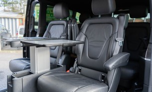 Mercedes-Benz Eqv 300 Sport Premium, 7 Seats, Adaptive Cruise, 360 Camera, Power Tailgate 9
