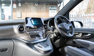 Mercedes-Benz Eqv 300 Sport Premium, 7 Seats, Adaptive Cruise, 360 Camera, Power Tailgate 2