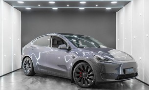 Tesla Model Y Performance Black Interior Panoramic Roof Heated Seats and Steering Wheel 1