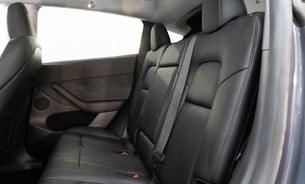 Tesla Model Y Performance Black Interior Panoramic Roof Heated Seats and Steering Wheel 12