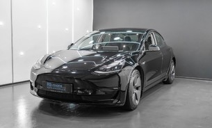 Tesla Model 3 Long Range, One Owner, Heat Pump, Pano Roof, Black Interior, VAT Qualifying 3