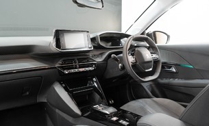 Peugeot 208 Allure Premium Plus, Reversing Camera, Apple CarPlay/Android Auto 2