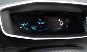 Peugeot 208 Allure Premium Plus, Reversing Camera, Apple CarPlay/Android Auto 10