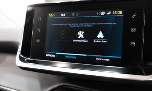 Peugeot 208 Allure Premium Plus, Reversing Camera, Apple CarPlay/Android Auto 12