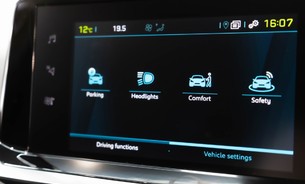 Peugeot 208 Allure Premium Plus, Reversing Camera, Apple CarPlay/Android Auto 16