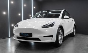 Tesla Model Y Standard Range LFP Battery Heated Seats & Steering Wheel VAT Qualifying 3