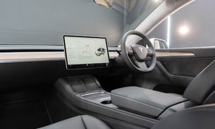 Tesla Model Y Standard Range LFP Battery Heated Seats & Steering Wheel VAT Qualifying 2