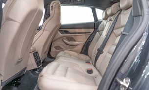 Porsche Taycan 4 Cross Turismo Massage Seats InnoDrive Rear Axle Steering  4+1 Seats 9