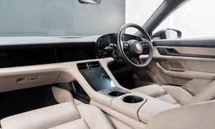 Porsche Taycan 4 Cross Turismo Massage Seats InnoDrive Rear Axle Steering  4+1 Seats 2