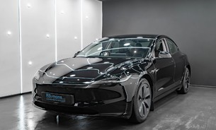 Tesla Model 3 Long Range Highland Solid Black Adaptive Matrix LEDs Ambient Lighting 3
