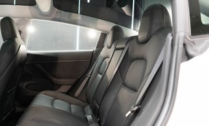 Tesla Model 3 Long Range, Heat Pump, Heated Steering Wheel, Pano Roof,  Black Interior 11