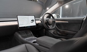 Tesla Model 3 Long Range, Heat Pump, Heated Steering Wheel, Pano Roof,  Black Interior 2
