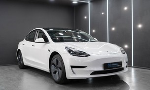 Tesla Model 3 Long Range, Heat Pump, Heated Steering Wheel, Pano Roof,  Black Interior 5