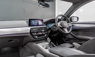 BMW 5 Series 530e M Sport Head Up Display Harman Kardon Rev Camera Comfort Access  2