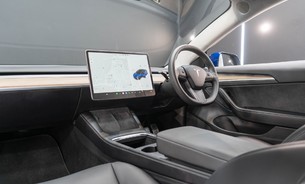 Tesla Model 3 Long Range, Heat Pump, Heated Steering Wheel, Pano Roof, Black Interior 2