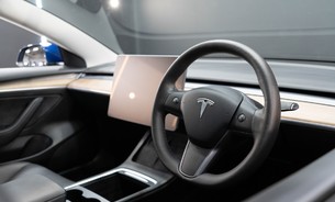 Tesla Model 3 Long Range, Heat Pump, Heated Steering Wheel, Pano Roof, Black Interior 12