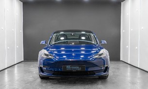 Tesla Model 3 Long Range, Heat Pump, Heated Steering Wheel, Pano Roof, Black Interior 3