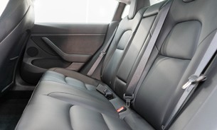 Tesla Model 3 Long Range, Heat Pump, Heated Steering Wheel, Pano Roof, Black Interior 10