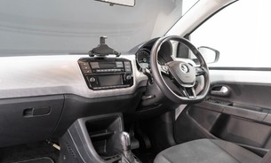 Volkswagen e-up! Reversing Camera, Cruise Control & Lane Keeping, Heated Front Seats 2