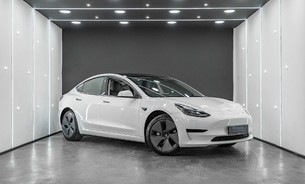 Tesla Model 3 Standard Range Plus, Low Mileage, LFP Battery, Pano Roof, Black Interior 1