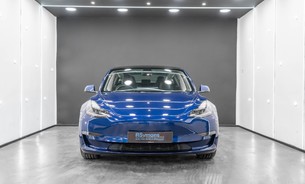 Tesla Model 3 Long Range, Heat Pump, Heated Steering Wheel, Pano Roof, Black Interior 4